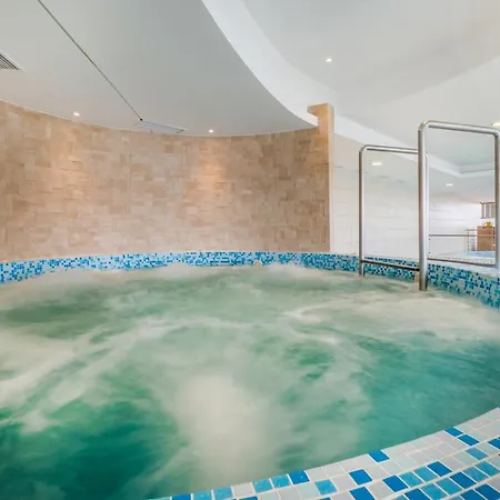 Myflat Club 218 Premium Wellness Apartment